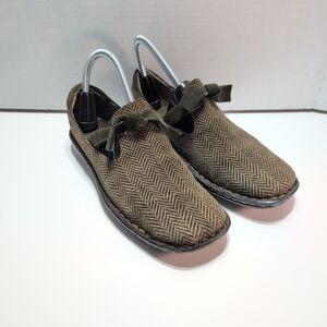 Born Tan Herringbone Loafers